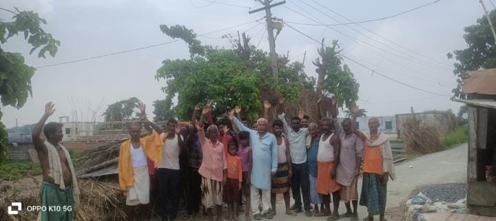 Electricity supply disrupted due to broken wire, villagers staged protest
