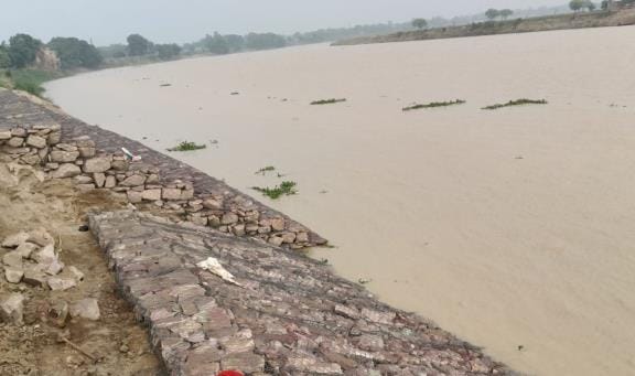 Water level in Saryu started rising, administration on alert