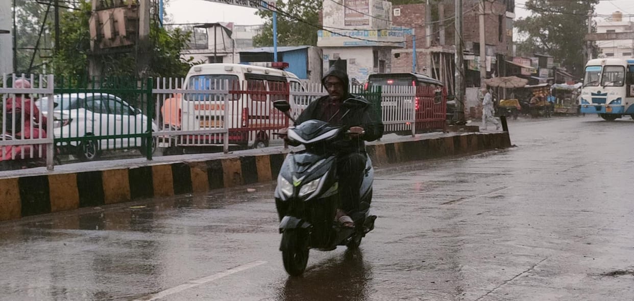 After 5 minutes of drizzle, the humidity bothered people