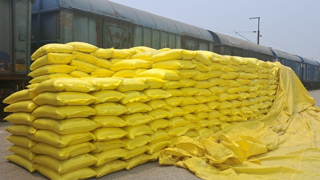 Farmers will get relief due to arrival of 3070 MT urea
