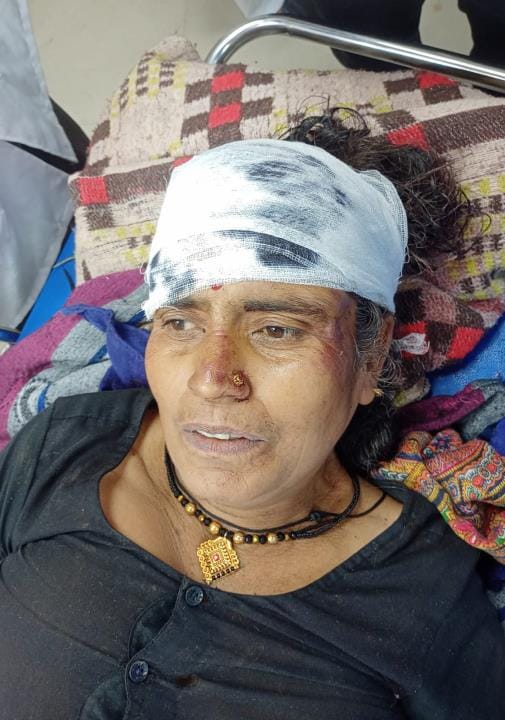 An elderly woman fell from a hill while cutting grass