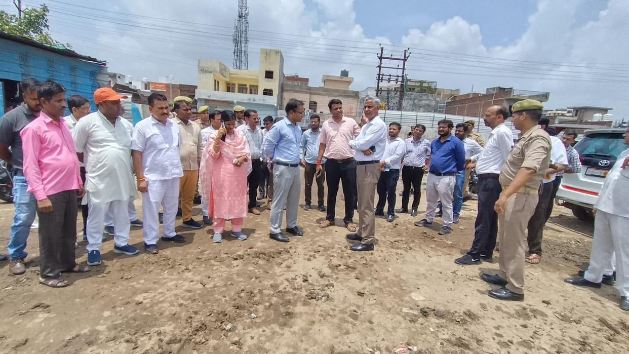 Divisional Commissioner examines the pace of development of Smart City