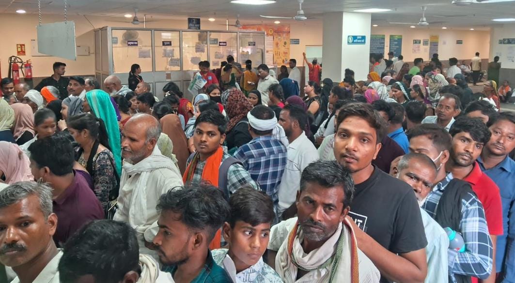 The system in the medical college collapsed due to the crowd of patients