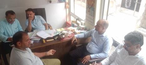 The chief minister's flying squad raided the medical store, no narcotic drugs were found, but there were discrepancies in the bill.