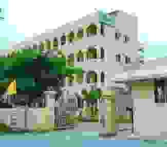 स्कूल प्राचार्य पर लगे टीसी के नाम पर पैसे मांगने के आरोप