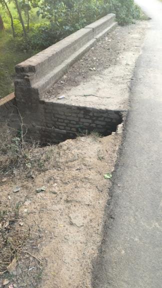 The approach to the culvert is damaged, there is a possibility of an accident
