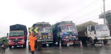 Alternative routes from Nawalparasi to Kathmandu are also closed, tourists are stranded