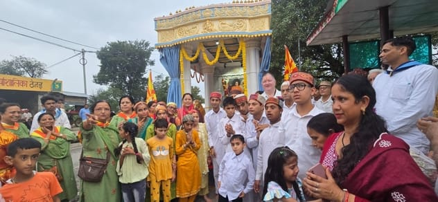 Welcome to Sai Baba's chariot in Khaniyara