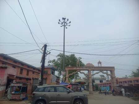 Most of the street lights in the city are out of order, causing problems for people