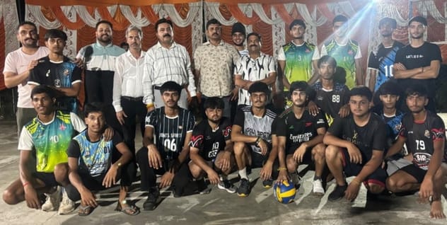 Fatehpur team won the volleyball competition