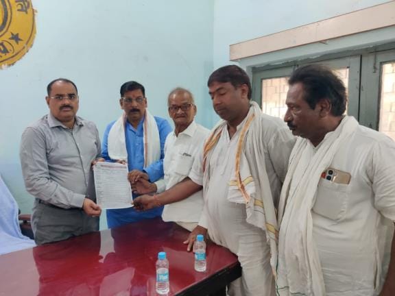 Naveen Galla Mandi Vyapar Mandal told the Mandi Secretary that rent increases but facilities are not available