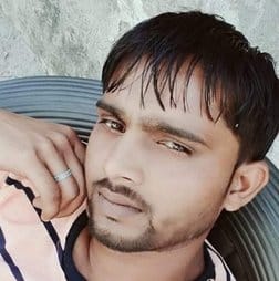 Bike collided with divider, confectioner died, companion injured
