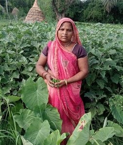 A female farmer washed away the stain of her husband's debt with washing powder