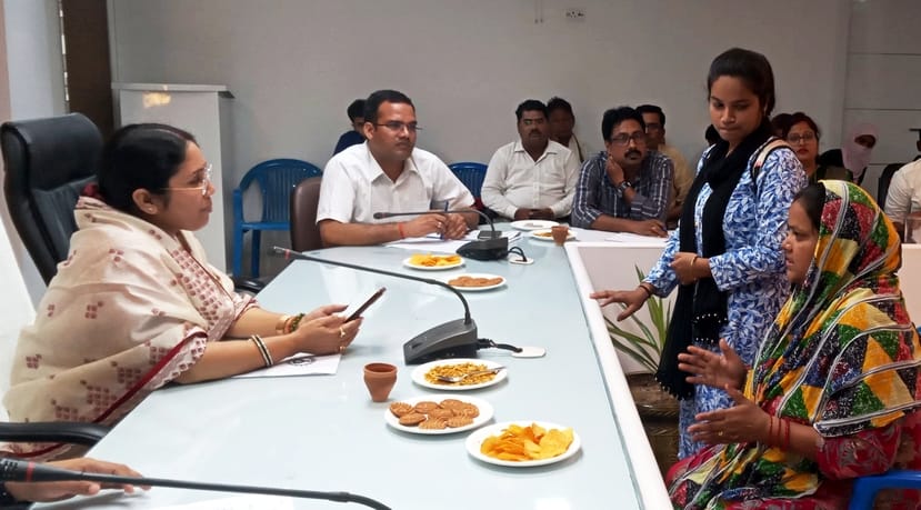 Officers should use polite language with women: Sujita