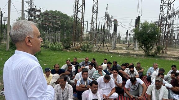 Employees will not allow privatization of electricity corporation: Suresh Rathi