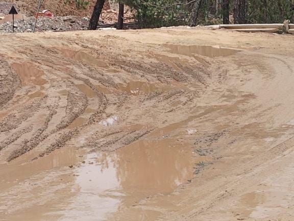 Trouble due to mud and slippery conditions on Bageshwar-Takula NH