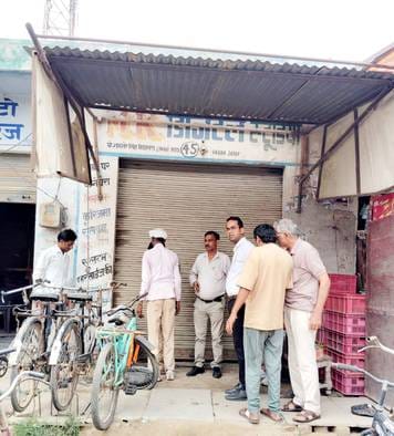 Nagar Palika removed illegal encroachments, sealed two shops, recovered Rs 4 lakh outstanding rent
