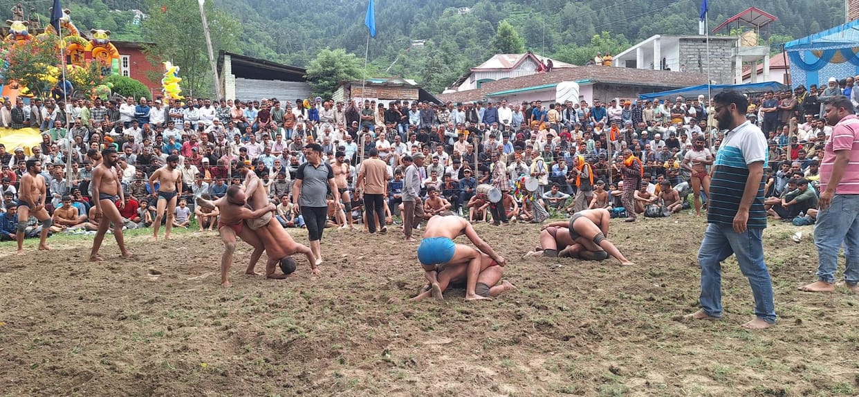 Bani Mela: More than 30 wrestling matches were held on the first day, Kabir of Bilawar won the big Mali