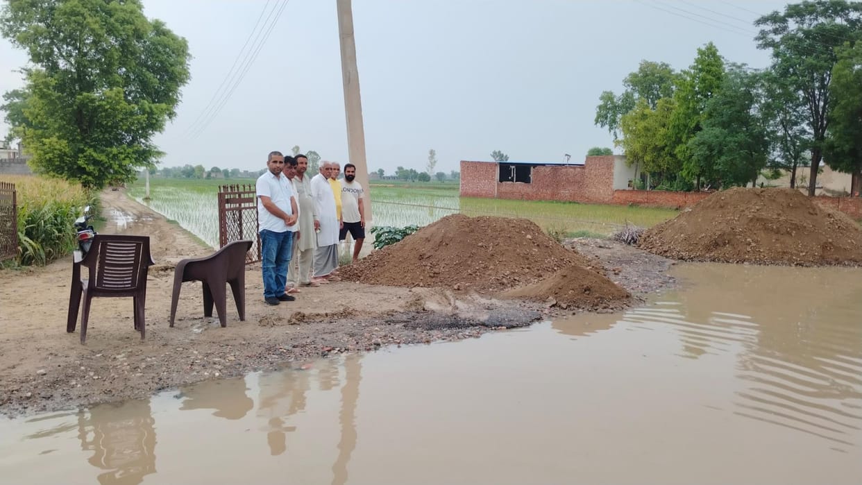 Rain has become a disaster for farmers from 9 villages near the Bharatmala National Highway, crops are being ruined, and there is a warning of protests on June 28.