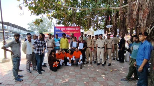 Police and theatre artists created awareness against drug addiction