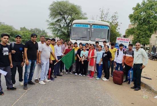 52 students went to Manali on summer educational tour
