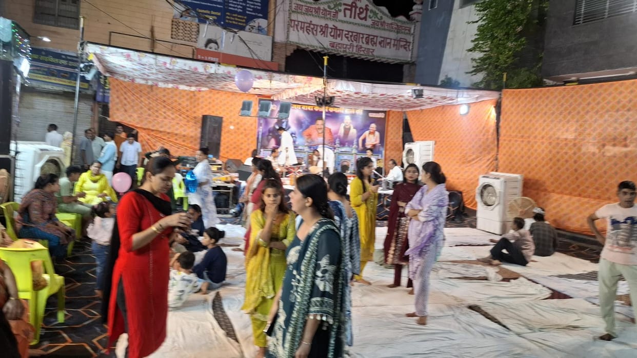 Ruckus in Shanti Nagar... Bajrang Dal shut down the Qawwali event claiming it was anti-Hindu.