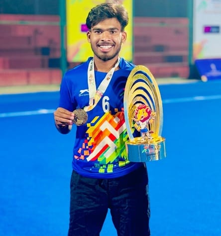 Jitendra Kumar, who won gold medal in hockey, got the honor