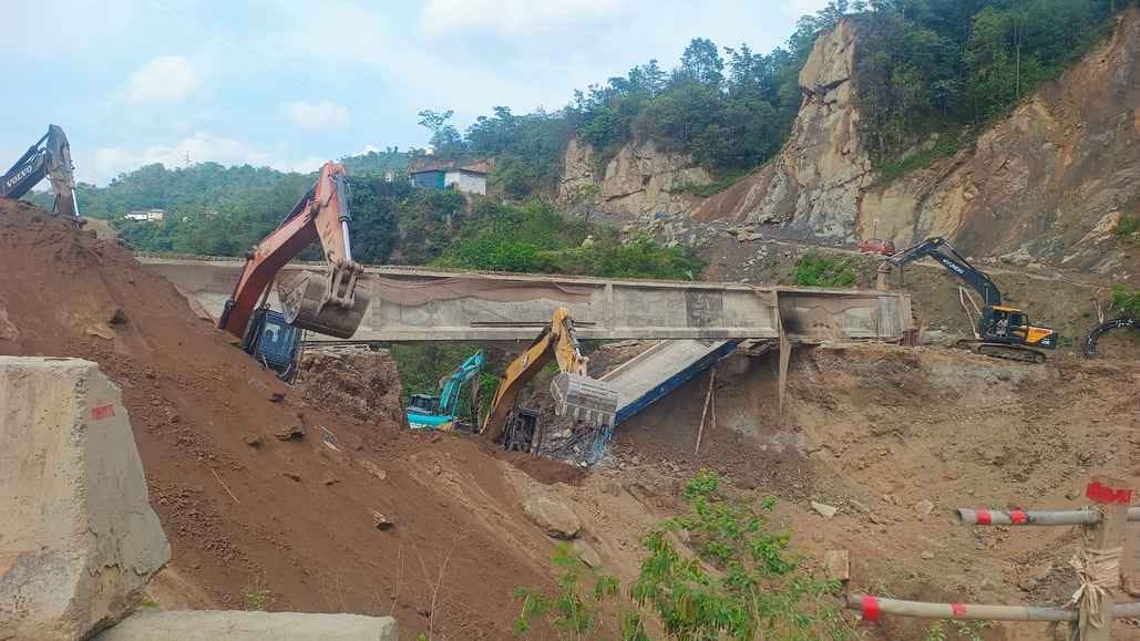 Machinery engaged in removing soil in Padchhu