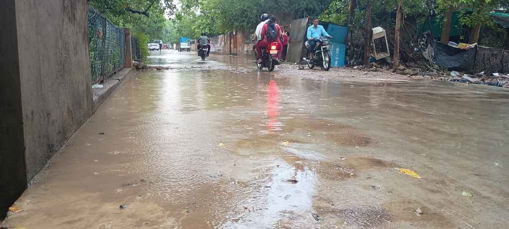 Drizzle brought relief from heat, weather became pleasant