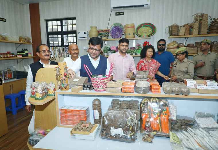 The products of groups and FPOs will be known as Lakhira