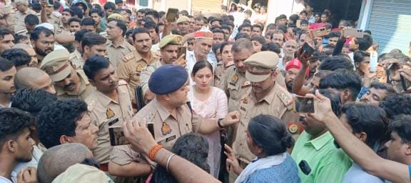 Villagers blocked the road alleging the murder of Shubham