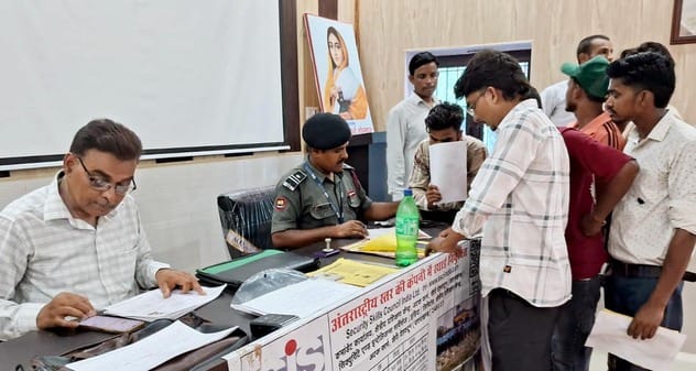 10 youths got jobs as security guards in the job fair