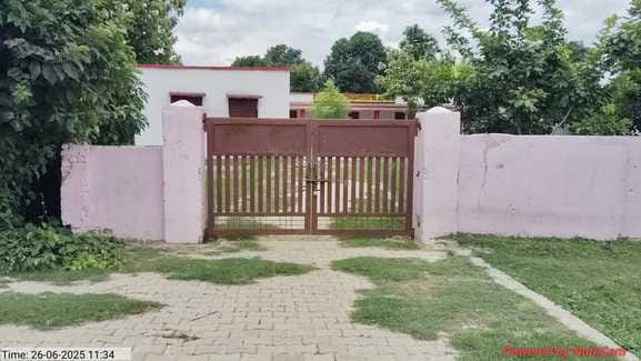 Schools were found locked, teachers were not reaching despite orders