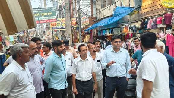 Traders should first remove encroachment, only then electricity poles will be installed: Corporation Commissioner