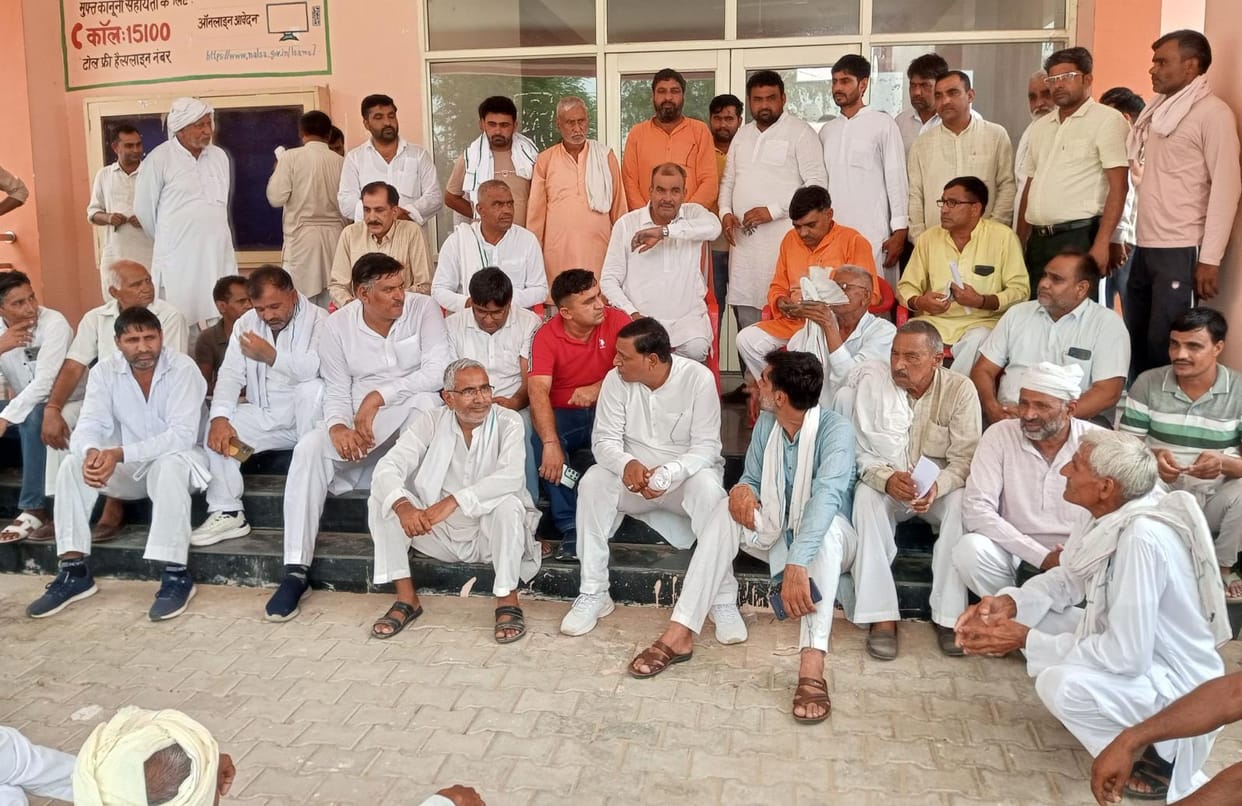 The Panchayat Department office was locked after the staff was thrown out