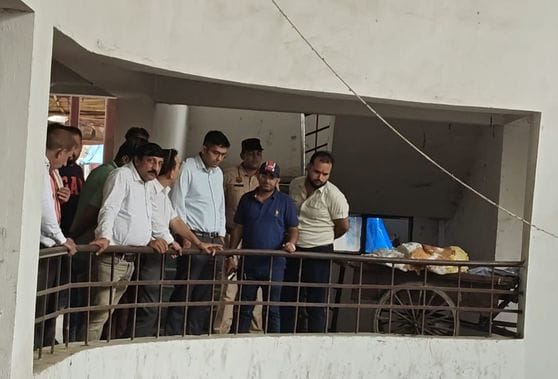 Commissioner inspected Bhagat Singh Complex, councillors proposed income of Rs 1.13 crore