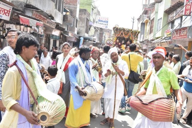 Devotees gathered in large numbers in Lord Jagannath Rath Yatra, cheers resounded