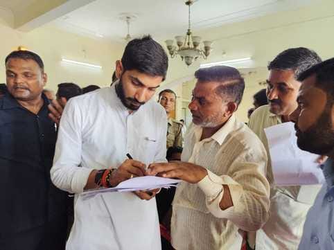 A false case was filed against the narrator in Etawah: Aditya Yadav