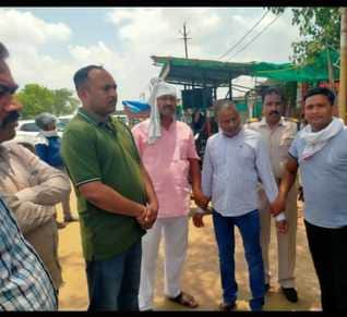 पुलिस की गिरफ्त में आरोपी।