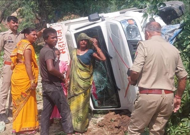 Uncontrolled pickup overturned in a 10 feet deep ditch, four people including mother and daughter injured