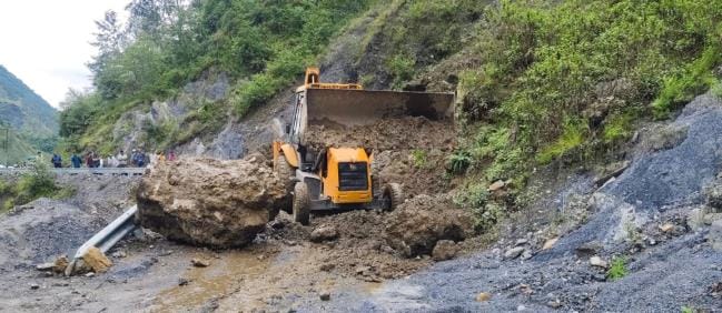 Disaster rain: Traffic disrupted on four roads
