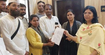 Panchayat assistants gave a memorandum to BDO regarding several demands