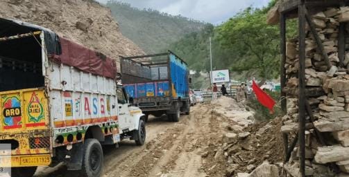 Buses are reaching Haldwani from Almora in six hours
