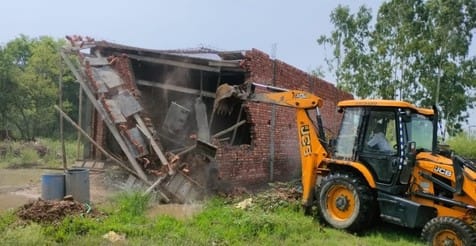 The DTP team destroyed the construction done in an illegal shop