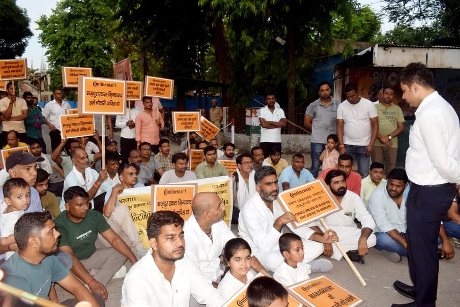 Employees of the tyre manufacturing company took out a march