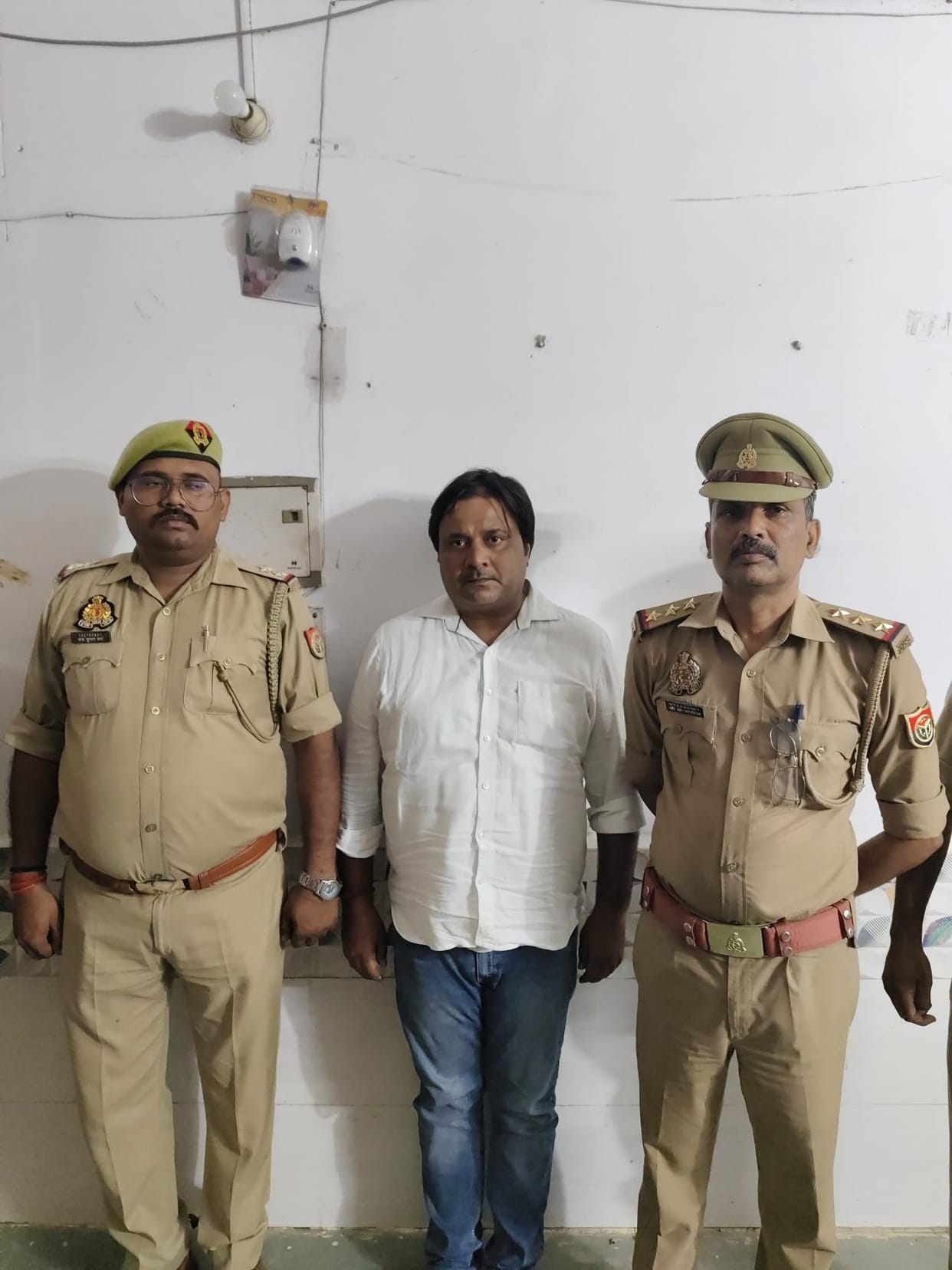 Dinesh Bhadoria, brother of Dinu Upadhyay's associate Narayan Bhadoria, arrested