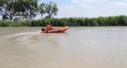 No trace of the three-year-old child who fell into the canal