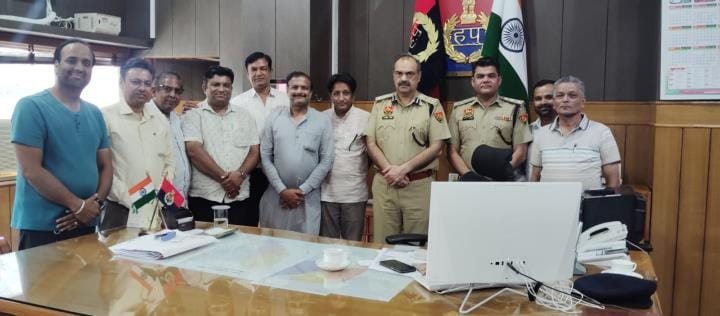 Agrawal Sabha submitted a memorandum to the SP