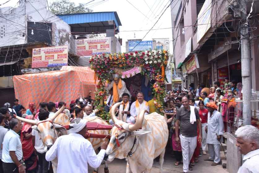 Lord Jagannath's chariot procession started, devotees performed puja