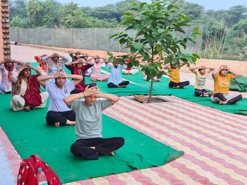 The practice of yoga and pranayama is essential to stay healthy: Samay Singh